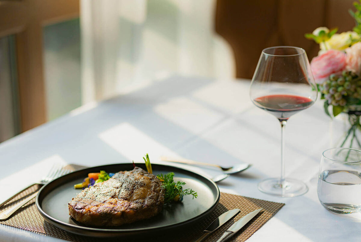 red wine glass with steak